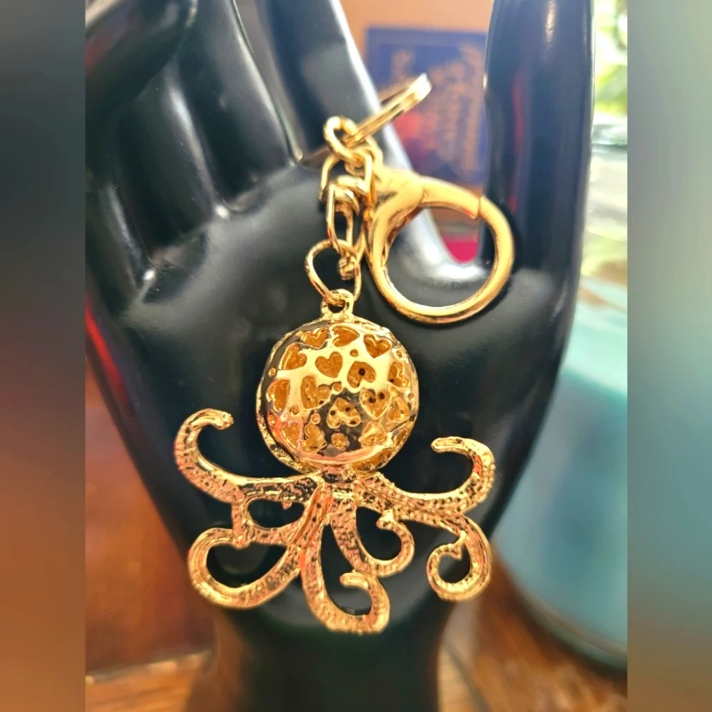 Gold and Black Octopus Keychain - Picture 3 of 4